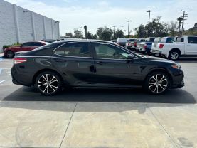 2020 TOYOTA CAMRY SE SEDAN 4D