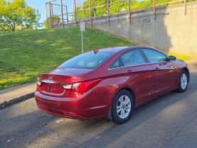 2013 HYUNDAI SONATA SEDAN 4-CYL, PZEV, 2.4 LITER GLS SEDAN 4D