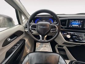 2020 Chrysler Voyager Lxi Minivan 4d - Image 12