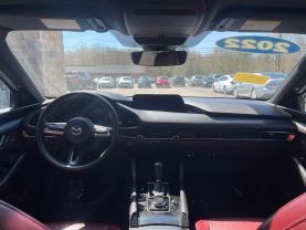 2022 MAZDA MAZDA3 HATCHBACK 4-CYL, SKYACTIV-G, 2.5 LITER CARBON EDITION HATCHBACK 4D - Gesner Auto Inc in Taunton, MA, 41.88613, -71.14527