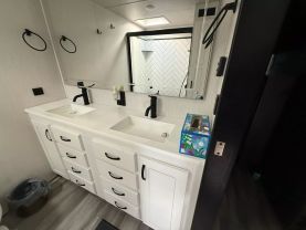 2022 CEDAR CREEK BY FOREST RIVER CHAMPAGNE EDITION FW RV & CAMPERS - 38EL