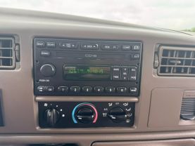 2003 FORD F250 SUPER DUTY CREW CAB PICKUP V8, TURBO DIESEL, 6.0L LARIAT PICKUP 4D 6 3/4 FT