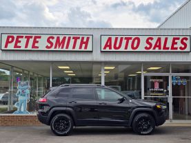2019 Jeep Cherokeetrailhawk Sport Utility 4d - Image 2