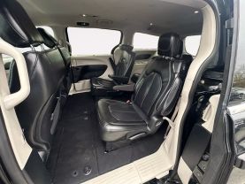 2020 Chrysler Voyager Lxi Minivan 4d - Image 13
