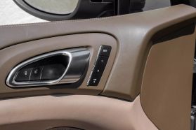 2013 Porsche Cayenne - Image 42