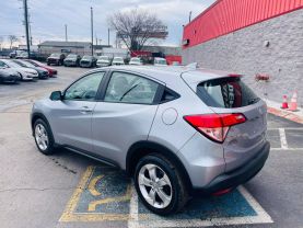 2017 HONDA HR-V SUV 4-CYL, I-VTEC, 1.8 LITER LX SPORT UTILITY 4D