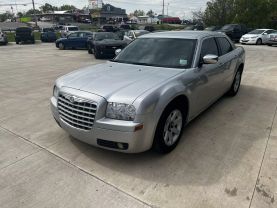 2005 CHRYSLER 300 SEDAN V6, HO, 3.5 LITER TOURING SEDAN 4D