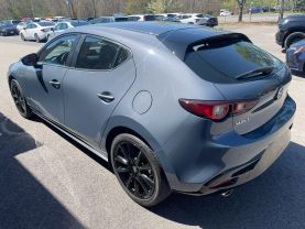 2022 MAZDA MAZDA3 HATCHBACK 4-CYL, SKYACTIV-G, 2.5 LITER CARBON EDITION HATCHBACK 4D - Gesner Auto Inc in Taunton, MA, 41.88613, -71.14527