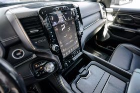 2019 RAM 1500 CREW CAB PICKUP V8, HEMI, 5.7 LITER LIMITED PICKUP 4D 5 1/2 FT