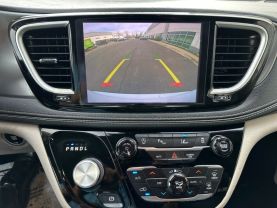 2022 Chrysler Pacifica Touring L Van 4d - Image 15