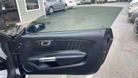 2015 Ford Mustang - Image 18