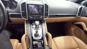 2017 PORSCHE CAYENNE