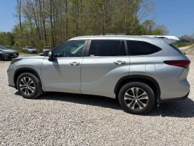 2023 TOYOTA HIGHLANDER SUV 4-CYL, TURBO, 2.4 LITER XLE SPORT UTILITY 4D at T&T Repairables - used car dealership in Spencer, Indiana.
