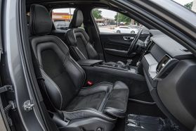 2019 VOLVO XC60 SUV 4-CYL, DRIVE-E, TURBO, 2.0 LITER T5 R-DESIGN SPORT UTILITY 4D