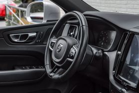 2019 VOLVO XC60 SUV 4-CYL, DRIVE-E, TURBO, 2.0 LITER T5 R-DESIGN SPORT UTILITY 4D