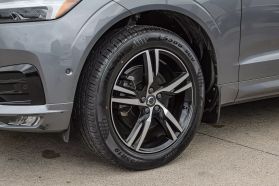 2019 VOLVO XC60 SUV 4-CYL, DRIVE-E, TURBO, 2.0 LITER T5 R-DESIGN SPORT UTILITY 4D