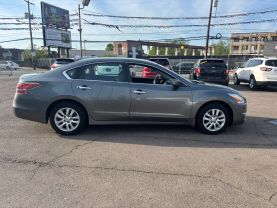 2015 Nissan Altima - Image 2