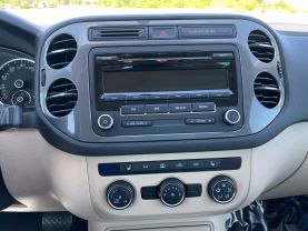 2014 Volkswagen Tiguan - Image 24