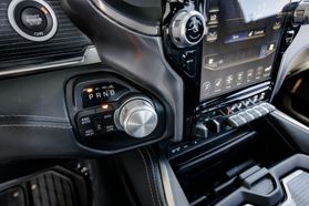2019 RAM 1500 CREW CAB PICKUP V8, HEMI, 5.7 LITER LIMITED PICKUP 4D 5 1/2 FT