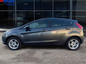 2019 Ford Fiesta Se Hatchback 4d - Image 2