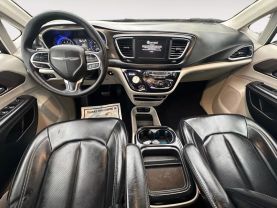 2020 Chrysler Voyager Lxi Minivan 4d - Image 10