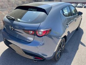 2022 MAZDA MAZDA3 HATCHBACK 4-CYL, SKYACTIV-G, 2.5 LITER CARBON EDITION HATCHBACK 4D - Gesner Auto Inc in Taunton, MA, 41.88613, -71.14527