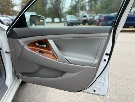 2009 TOYOTA CAMRY SEDAN 4-CYL, 2.4 LITER XLE SEDAN 4D