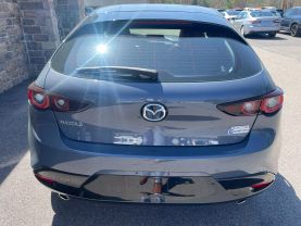2022 MAZDA MAZDA3 HATCHBACK 4-CYL, SKYACTIV-G, 2.5 LITER CARBON EDITION HATCHBACK 4D - Gesner Auto Inc in Taunton, MA, 41.88613, -71.14527