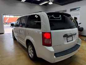 2010 CHRYSLER TOWN & COUNTRY