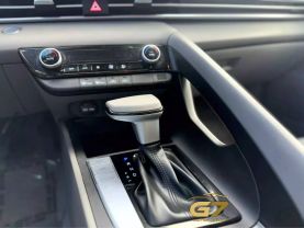 2022 Hyundai Elantra - Image 18