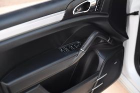 2012 PORSCHE CAYENNE SUV M4851 TURBO