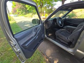 2001 CHEVROLET S10 REGULAR CAB PICKUP 4-CYL, FLEX FUEL, 2.2L SHORT BED