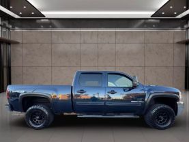 2007 CHEVROLET SILVERADO 2500 HD CREW CAB PICKUP V8, 6.0 LITER LT PICKUP 4D 6 1/2 FT