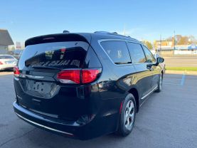 2017 CHRYSLER PACIFICA VAN V6, 3.6 LITER TOURING-L PLUS MINIVAN 4D