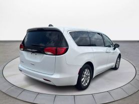 2023 CHRYSLER VOYAGER