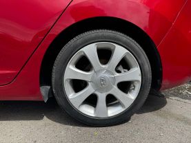 2013 HYUNDAI ELANTRA - 4-CYL, PZEV, 1.8 LITER LIMITED SEDAN 4D
