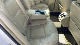 2015 Ford Taurus - Image 20