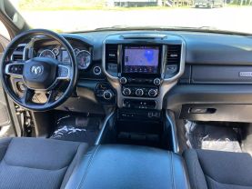 2019 RAM 1500 CREW CAB PICKUP V8, HEMI, 5.7 LITER BIG HORN PICKUP 4D 5 1/2 FT