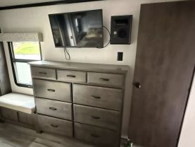 2022 CEDAR CREEK BY FOREST RIVER CHAMPAGNE EDITION FW RV & CAMPERS - 38EL