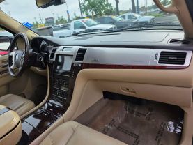 2011 CADILLAC ESCALADE SUV V8, HYBRID, 6.0 LITER HYBRID SPORT UTILITY 4D