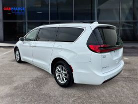 2022 Chrysler Pacifica Touring L Van 4d - Image 3