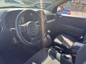 2016 Jeep Compass - Image 11