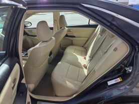 2016 Toyota Camry Hybrid - Image 12