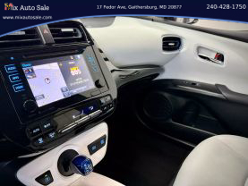 2017 TOYOTA PRIUS HATCHBACK 4-CYL, HYBRID, 1.8 LITER FOUR TOURING HATCHBACK 4D