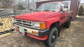1988 Toyota Pickup - Image 1