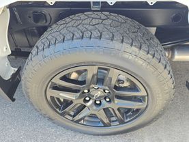 2023 Chevrolet Silverado 1500 Crew Cabrst Pickup 4d 5 3/4 Ft - Image 32