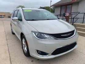 2017 CHRYSLER PACIFICA VAN V6, 3.6 LITER LIMITED MINIVAN 4D - Becker Auto Sales LLC in Emporia, KS