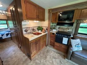 Used 2016 JAYCO REDHAWK CLASS C - 31XL - LA Auto Star located in Virginia Beach, VA