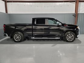 2020 Chevrolet Silverado 1500 Crew Cab - - Image 2