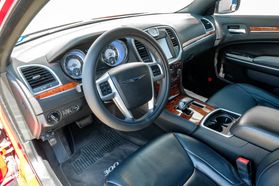 2014 Chrysler 300 - Image 3